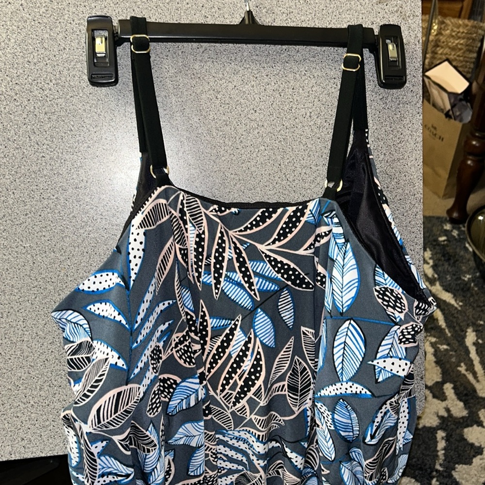 New Dreamsuit swim top - Picture 6 of 9